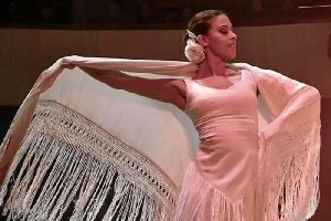 Azahara Herrera actúa hoy en El Ejido. (Foto: J. Espadas)
