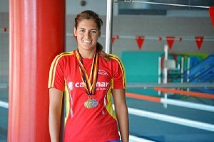 Michelle Alonso con la camiseta de Cajamar.
