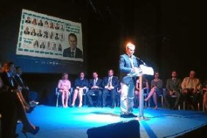 Arropado por su candidatura del Partido Popular en la  presentación en el CUM.