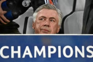 Carlo Ancelotti pone cara al partido del Real Madrid.