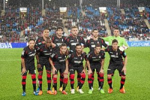 Este Granada que salía goleado del Mediterráneo vuelve a hacer cuentas para seguir en Primera.