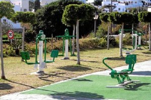 Aparatos instalados del parque biosaludable.