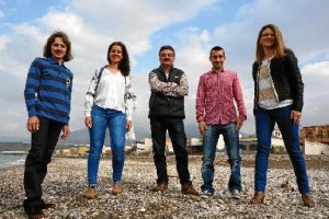 Sandra Suero posa con el resto de integrantes de la lista.