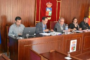 Pleno celebrado en el Ayuntamiento de Vícar.