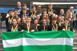 La selección de Andalucía posa antes de comenzar el campeonato.