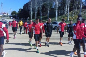 Salida de los futbolistas.