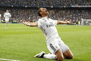 Chicharito pasa del cero al infinito en solo un mes.