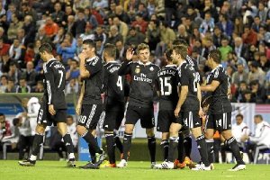 Los jugadores del Real Madrid celebrando un gol.