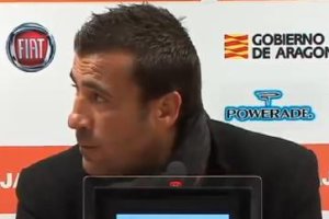 Raúl Agné en rueda de prensa en Huesca.