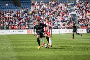 Una jugada del partido.