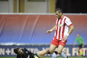 Tomer Hemed e Irureta en el partido de Ipurua.