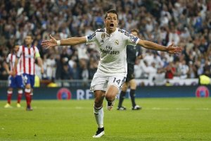 Chicharito, celebrando el gol que da el pase al Madrid.