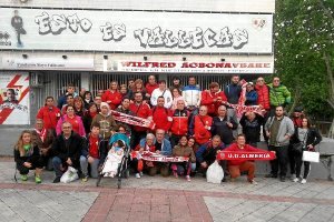 Los seguidores del Almería quiren repetir muchos años en el Bernabéu.