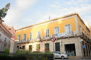 El edificio ha sido rehabilitado en la Plaza de la Administración Vieja