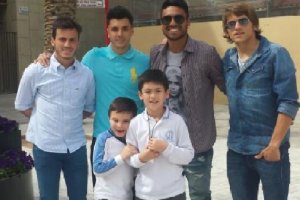Fran con un grupo de futbolistas del Almería.