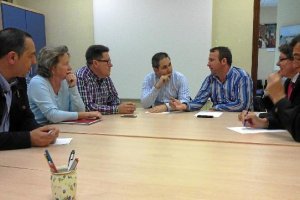 Reunión de AEPA y el parlamentario socialista Rodrigo Sánchez.