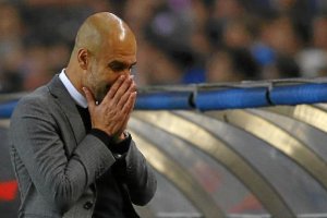 Pep Guardiola le dará muchas vueltas a la cabeza tras esta dura derrota.