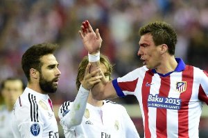 Discusión entre Carvajal y Mandzukic.