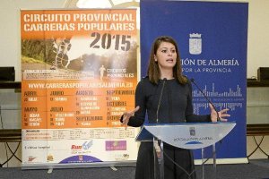 La Diputada Ángeles Martínez presentando el circuito de carreras populares.