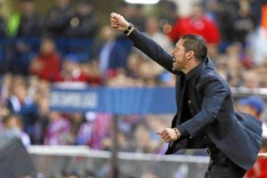 Cholo Simeone tomó el mando pegado a la línea de cal.