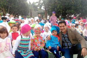 Los pequeños cocineros,  junto a Juan Manuel Sánchez, ganador de Master Chef. 
