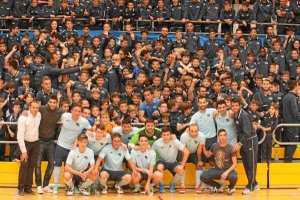 Los canteranos del fútbol sala posaron en el pabellón de El Ejido.