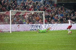 Thomas Partey hizo doblete contra el Granada.
