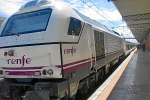 Tren en la estación de Almería.
