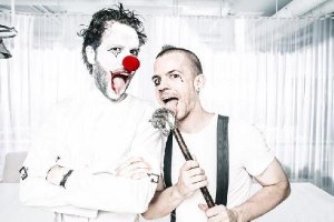 El cocinero David Muñoz (derecha) en una de las imágenes promocionales de DiverXo.