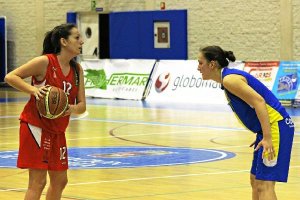 Las almerienses se despidieron con victoria en el Moisés Ruiz.