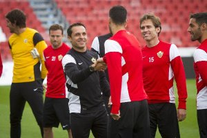 Sergi saluda a Edgar.