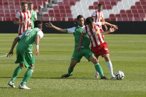 Gaspar, en una jugada del partido.