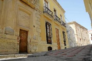Fachada de la casa de José Ángel Valente