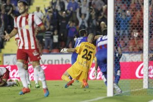 El Almería perdió 2-1 en la primera vuelta.