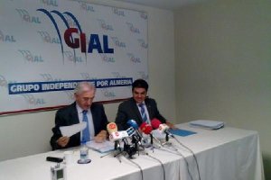 Otros tiempos. Megino y Cazorla en la sede de GIAL.