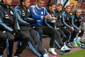 Leo Messi en el banquillo de Argentina.