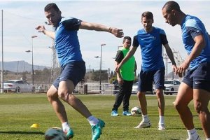 David Navarro en el entrenamiento del Levante.