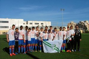 Los jugadores de Las marinas celebrando su éxito.