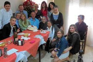 Toda su familia estuvo en la fiesta homenaje por los cien años.