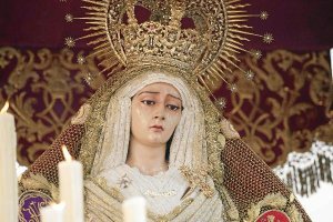 María Santísima de los Desamparados, en un momento de su desfile procesional.