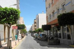 Imagen de archivo de la calle Mayor, donde ocurrió el accidente.