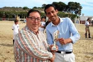 José Juan Rubí se lo pasó en grande en esta jornada de hípica.