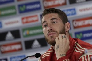 Sergio Ramos no se mojó con el himno.