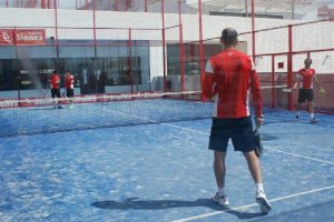 Fernando Soriano y Miguel Ángel Corona, en el pádel.