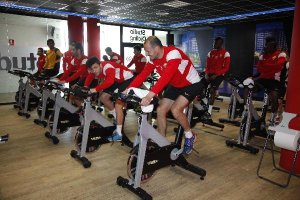 Soriano y compañía en la clase de spinning.