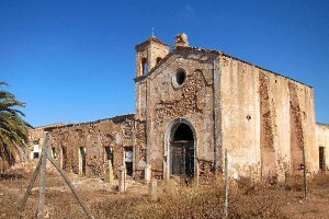 El Cortijo lleva años en franco deterioro y ruina