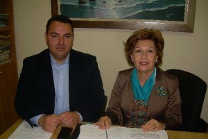 El vicepresidente del Colegio, Carlos Cristóbal, y la presidenta Mari Carmen Del Pozo.