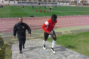 Azeez se fue antes de tiempo.