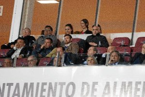 Alfonso García desde el palco de autoridades.