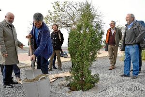 Los rectores y representantes del GEM echan tierra al ejemplar de Sabina Mora. 